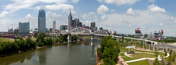 nashville w stanie tennessee (panoramiczny) - coliseum zdjęcia i obrazy z banku zdjęć