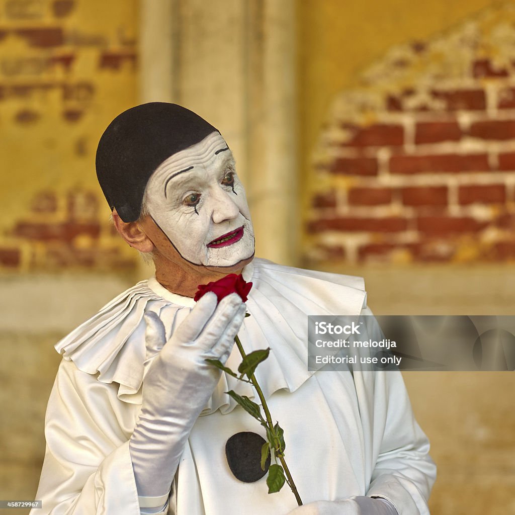 Traje veneziano participar de Carnaval de Veneza. - Foto de stock de Carnaval de Veneza royalty-free