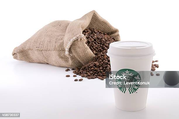 Copo De Café Starbucks - Fotografias de stock e mais imagens de Aniagem de Cânhamo - Aniagem de Cânhamo, Assado, Café - Bebida