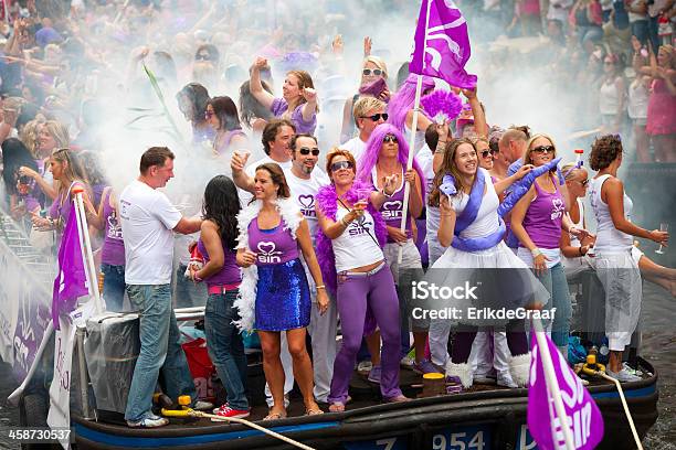 Foto de Canais De Amsterdã Desfile De 2012 e mais fotos de stock de 2012 - 2012, Acenar, Amsterdã