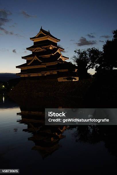 Zamek Matsumoto W Nightfall - zdjęcia stockowe i więcej obrazów Japonia - Japonia, Kultura Japonii, Zamek - Konstrukcja budowlana