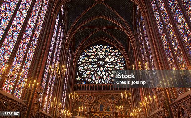 La Saintechapelle - zdjęcia stockowe i więcej obrazów Architektura - Architektura, Bez ludzi, Chrześcijaństwo