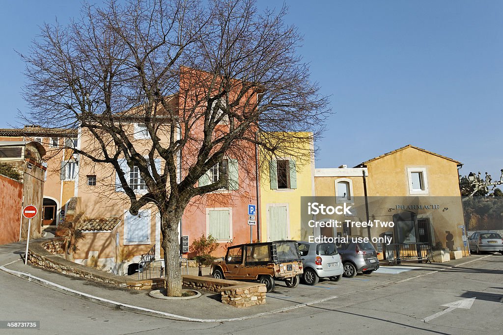 Provence-casas coloridas na aldeia Roussillon - Foto de stock de Amarelo royalty-free