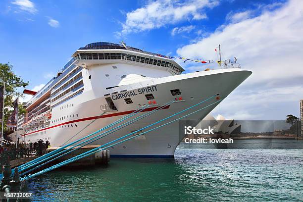 Passageiros Para De Aguardar Entrar Carnaval Espírito Cruzeiro Forro De Sydney - Fotografias de stock e mais imagens de Atividade Recreativa