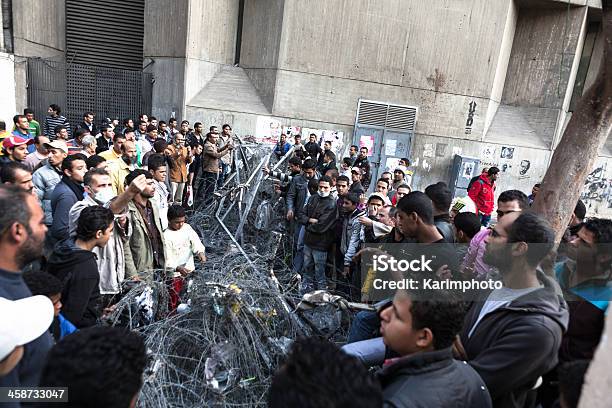 Angespannte Situation Bei Den Frontline Stockfoto und mehr Bilder von Arabischer Frühling - Arabischer Frühling, Demonstration, Tahrir-Platz