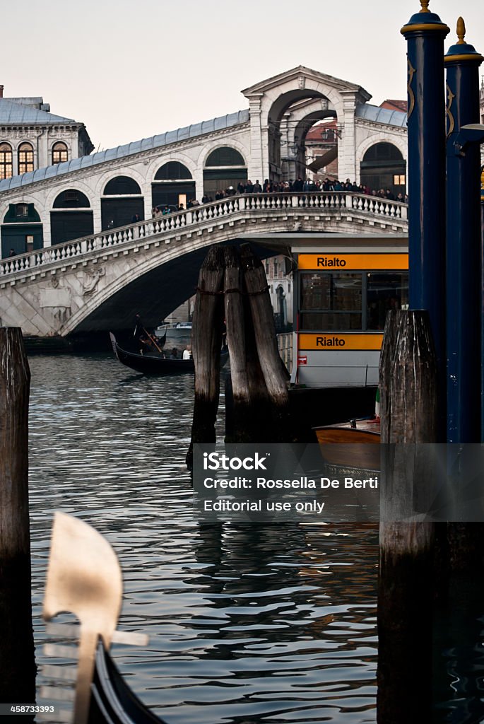 Pont du Rialto, Venise-& Gondole - Photo de Architecture libre de droits