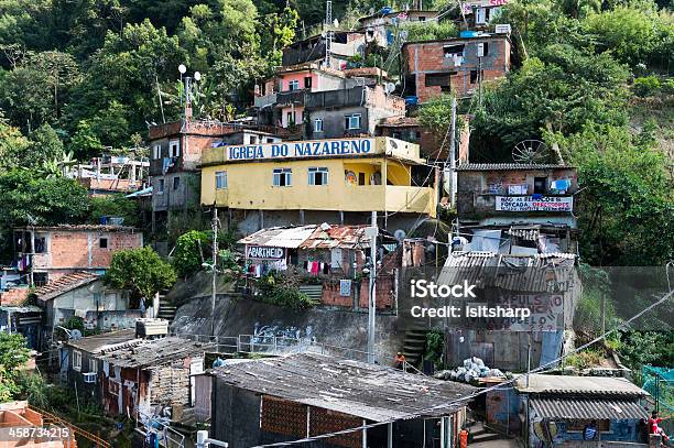 Santa Marta Favela Foto de stock y más banco de imágenes de Aire libre - Aire libre, América del Sur, Arquitectura exterior