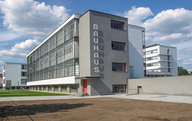 dessau bauhaus - bauhaus architecture fotografías e imágenes de stock