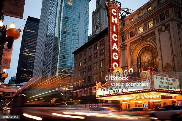Chicago Theatre - zdjęcia stockowe i więcej obrazów Chicago Theater - Chicago Theater, Markiza nad teatrem, State Street