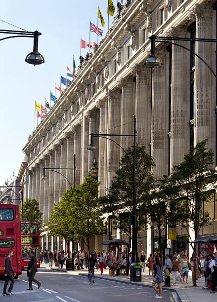 oxford street 、セルフリッジ、ロンドンと - selfridges ストックフォトと画像