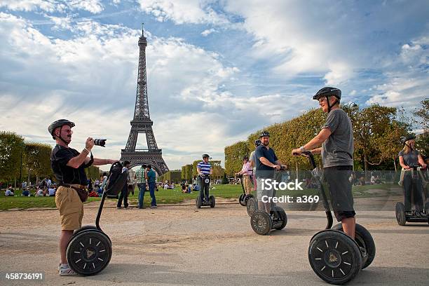 Guidato Il Tour Segway Di Parigi - Fotografie stock e altre immagini di Segway - Segway, Esplorazione, Turismo