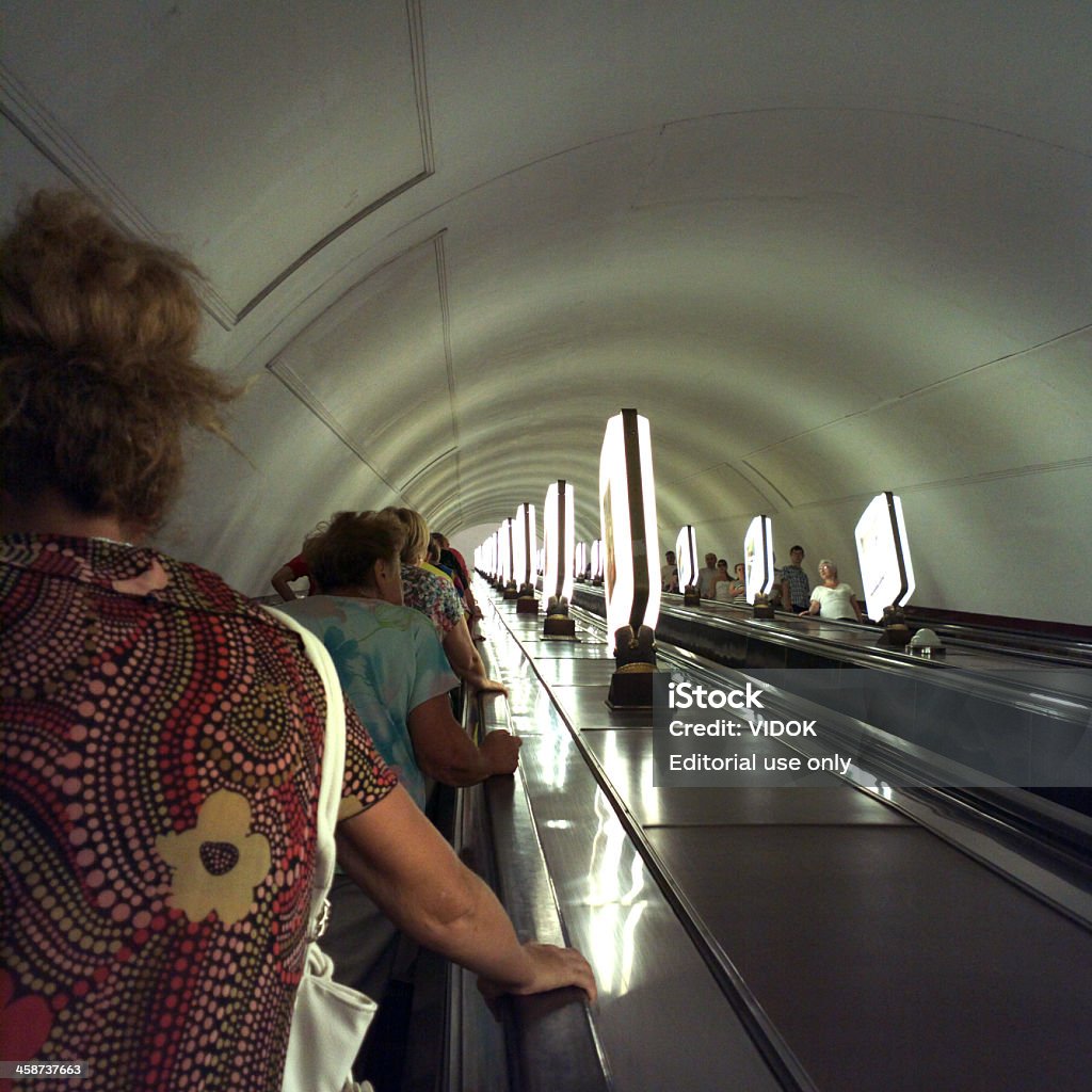 Metropolitana. - Foto stock royalty-free di Adulto