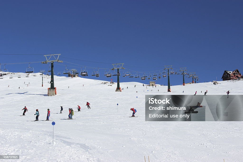 Menschen Skifahren im Skigebiet am CERRO Cathedral - Lizenzfrei Skifahren Stock-Foto