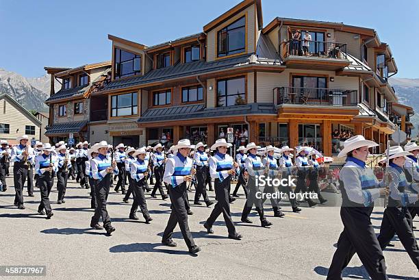 Dia De Canadá - Fotografias de stock e mais imagens de Adulto - Adulto, Alberta, Ao Ar Livre