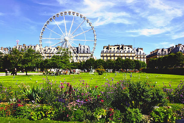 istock Park outside the Louvre in Paris. 458838553
