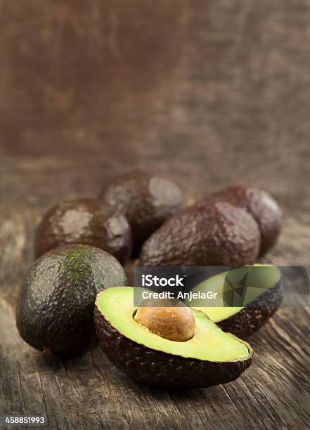 Aguacate De Fresco Foto de stock y más banco de imágenes de Aguacate - Aguacate, Alimento, Comida sana