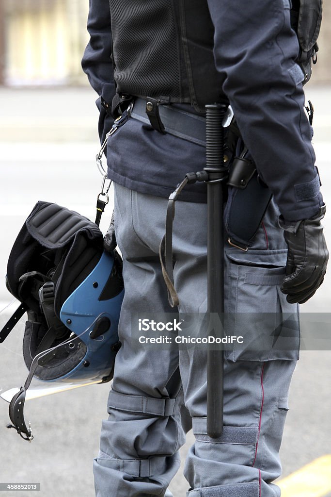 truncheon polícia com arma e Algemas individuais, Capacete - Royalty-free Acidente - Conceito Foto de stock