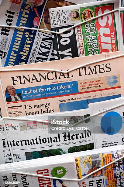 Zeitungen Stockfoto und mehr Bilder von Finanzen - Finanzen, The Times, 2013