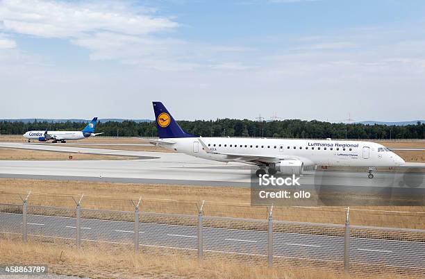 Foto de Lufthansa Embraer Erj 190100lr e mais fotos de stock de Aeroporto - Aeroporto, Alemanha, Arame farpado - Arame