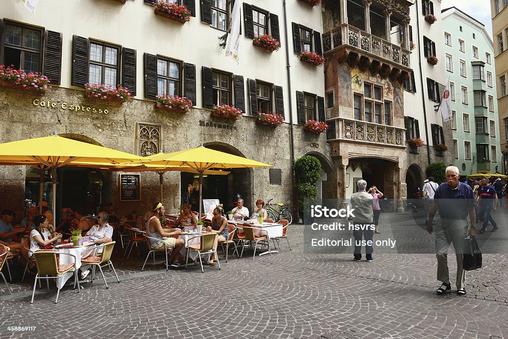 Altstadt von Innsbruck mit dem Goldenen Dach Haus - Lizenzfrei Alpen Stock-Foto