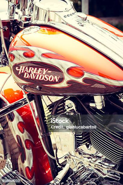 Detalle De Una Motocicleta Foto de stock y más banco de imágenes de Amortiguador mecánico - Amortiguador mecánico, Andar en bicicleta, Anticuado