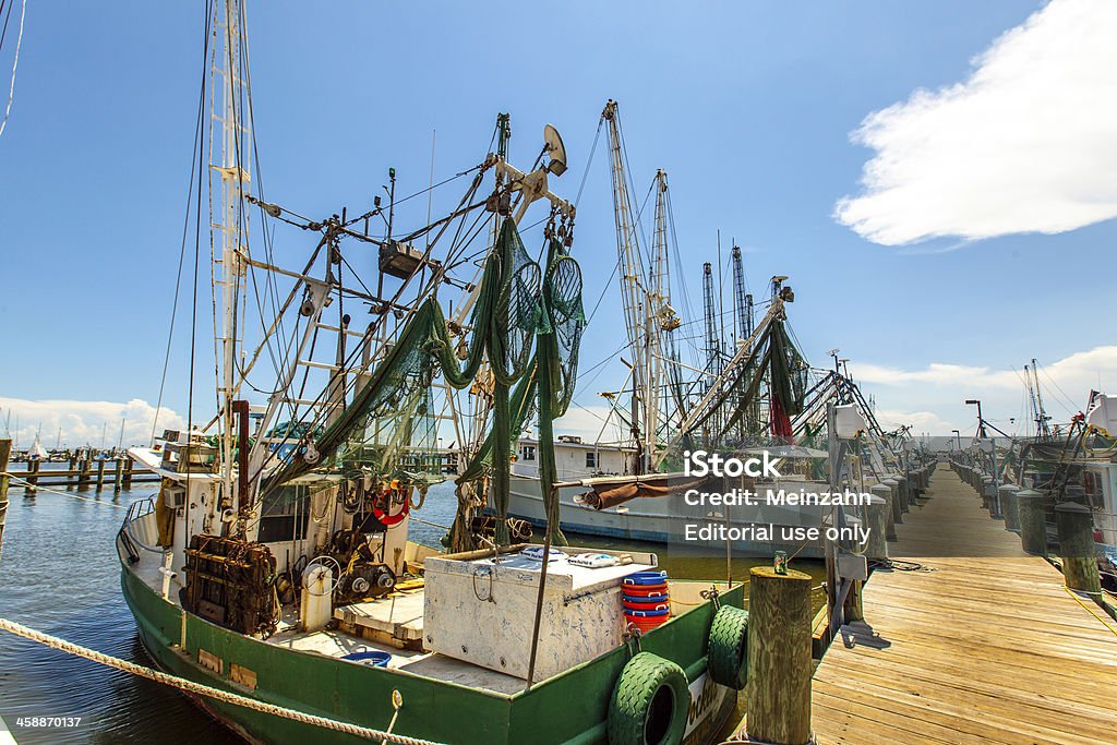 Imbarcazioni per la pesca di gamberi in Christian - Foto stock royalty-free di Barriera corallina
