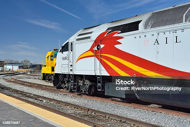 Foto de New Mexico Rail Runner Express e mais fotos de stock de Albuquerque - Novo México - Albuquerque - Novo México, Ave Cuculídea, Azul