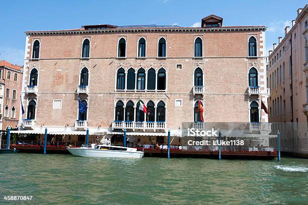 Foto de Gritti Palace e mais fotos de stock de Tijolo - Material de Construção - Tijolo - Material de Construção, Barco a Motor, Canal