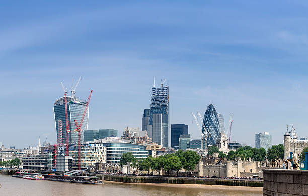 city of london 스카이라인 - crane skyline uk tower of london 뉴스 사진 이미지