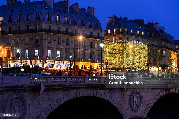 Iluminação De Natal De Paris - Fotografias de stock e mais imagens de Anoitecer - Anoitecer, Arquitetura, Capitais internacionais