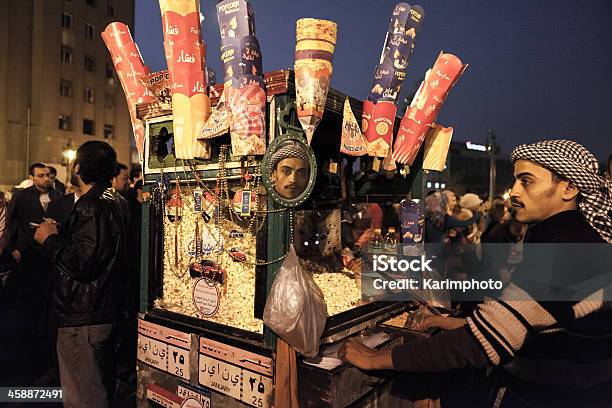 팝콘 매도인이 At Tahrir Arab Spring에 대한 스톡 사진 및 기타 이미지 - Arab Spring, 2011년, 군사
