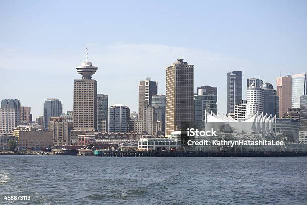 バンクーバー港とダウンタウンのウォーターフロントでブラードインレット - カナダのストックフォトや画像を多数ご用意 - カナダ, カナダ バンクーバー, カナダプレイス