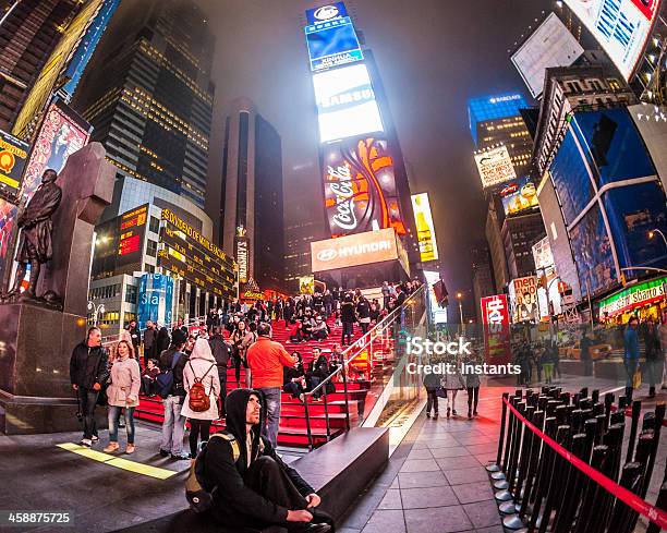 Tkts Na Times Square - zdjęcia stockowe i więcej obrazów Centrum Manhattanu - Centrum Manhattanu, Dorosły, Fotografika