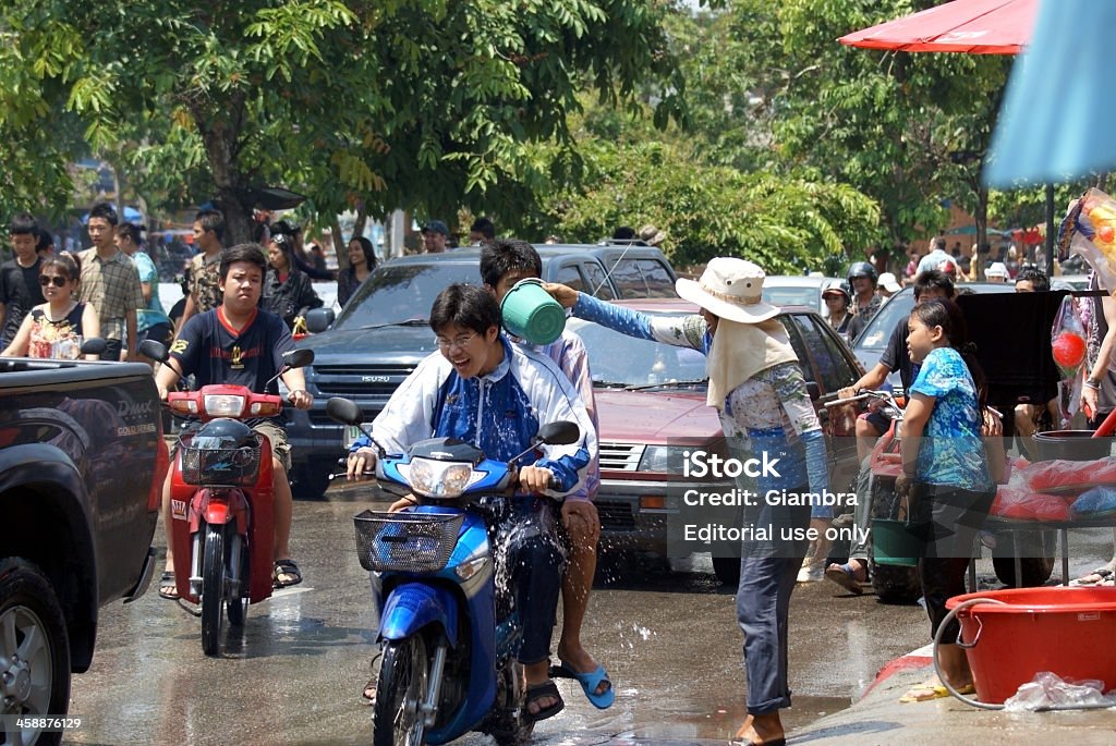 Songkran giorni - Foto stock royalty-free di Acqua