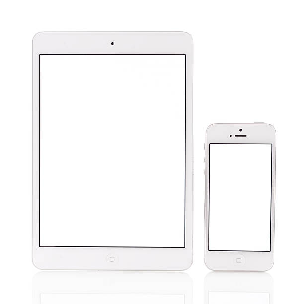 blanc ipad mini et iphone 5 - ipad mini white smart phone concepts photos et images de collection