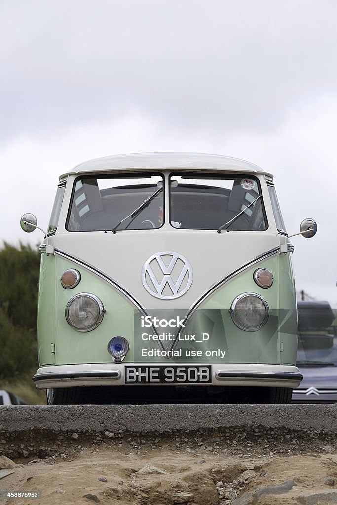 Volkswagen (VW)-car Van Surf Bus - Photo de Volkswagen libre de droits