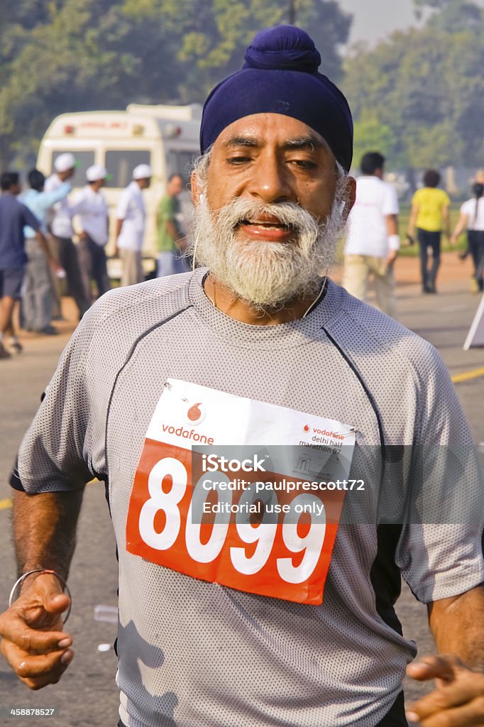 Elderly 숫나사 marathon runner - 로열티 프리 스포츠 스톡 사진