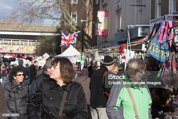 Mercado Da Portobello Road Em Notting Hill Londres - Fotografias de stock e mais imagens de Adulto
