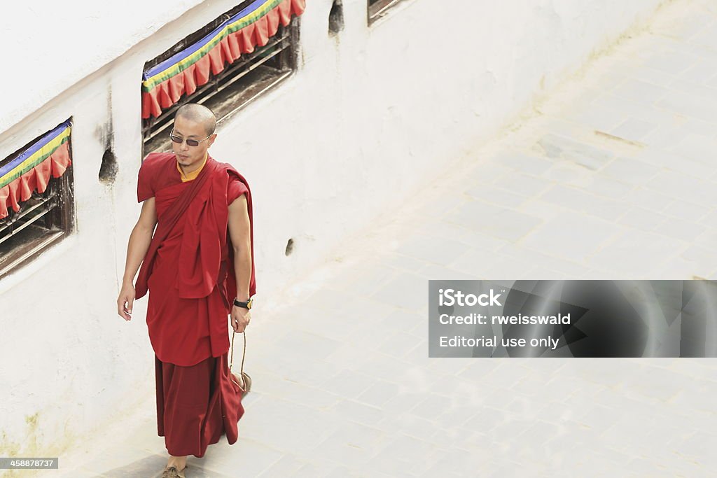 lama-Prêtre bouddhiste du Bouddhanath stupa de Bodnath. Katmandou, Népal. 3 h 26 - Photo de Blanc libre de droits