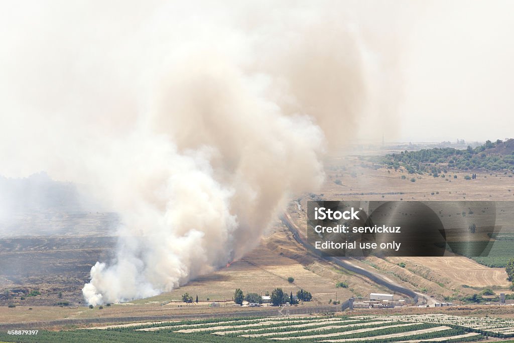 Feu après le ramassage de coquillages sur le champ de bataille de Qunaitira Syrie - Photo de Arabie libre de droits