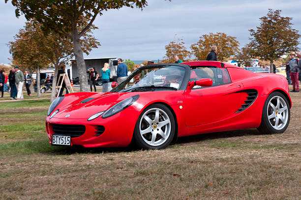 lotus elise z 2002 r. - lotus automobiles zdjęcia i obrazy z banku zdjęć