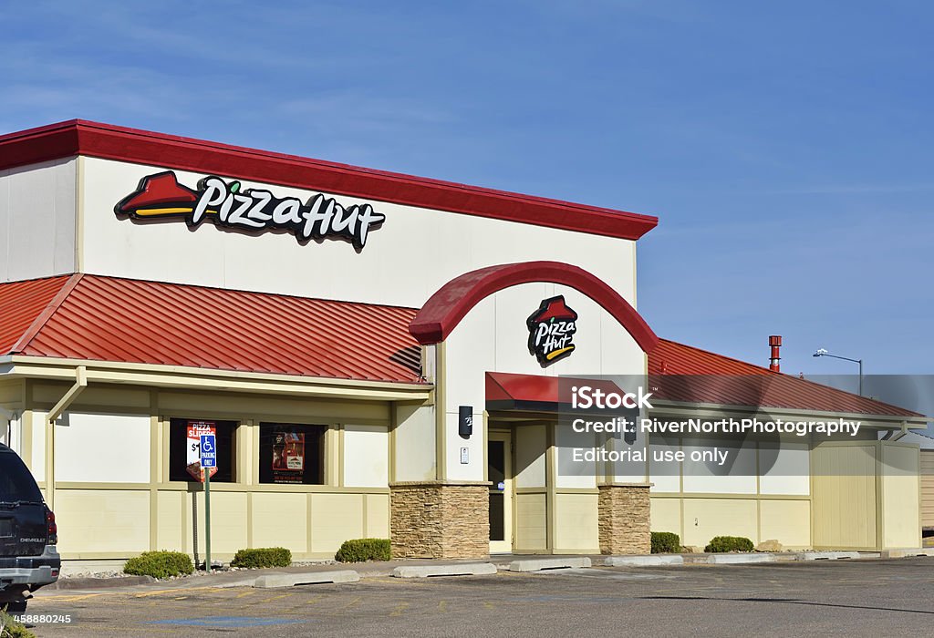 Pizza Hut, Santa Fe Santa Fe, New Mexico, USA - March 18, 2013: A Pizza Hut location in Santa Fe. Pizza Hut is an international chain of restaurants and a subsidiary of Yum! Brands, Inc.. Building Exterior Stock Photo