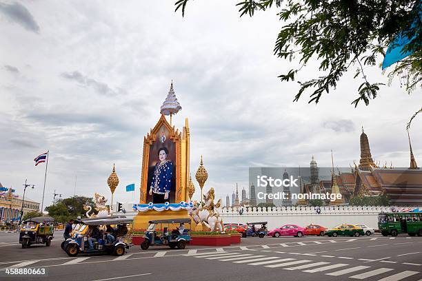 Verkehr In Bangkok Stockfoto und mehr Bilder von Königin - Königin, Thailand, Aktivitäten und Sport