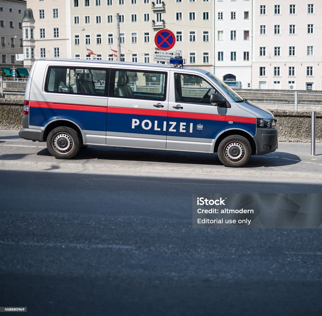 Austrian Carro de Polícia - Foto de stock de Calota de liga leve royalty-free