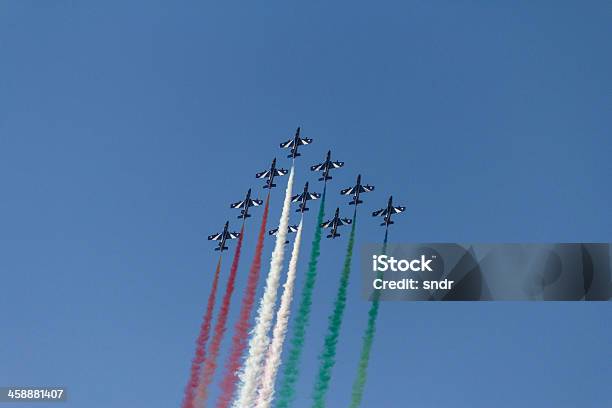 Frecce Tricolori - Fotografie stock e altre immagini di Frecce Tricolori - Frecce Tricolori, Aeroplano, Caccia - Aereo militare