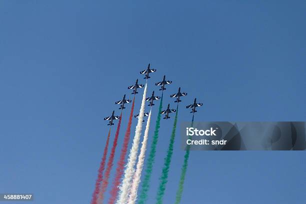 Frecce Tricolori - Fotografias de stock e mais imagens de Frecce Tricolori - Frecce Tricolori, Avião, Avião de Combate