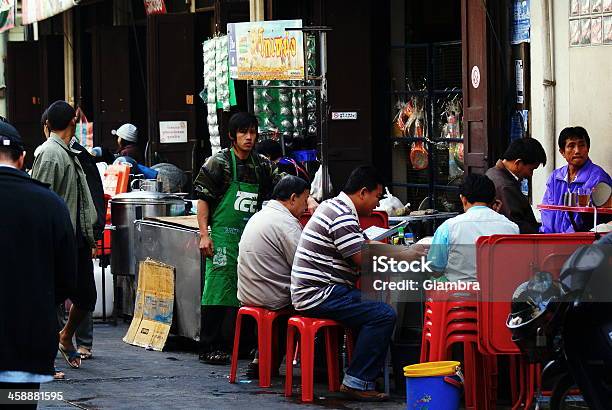 Street Food - Fotografie stock e altre immagini di Ambientazione esterna - Ambientazione esterna, Asia, Cameriere