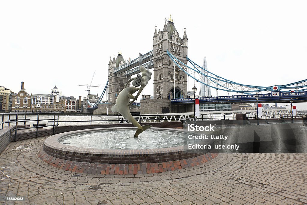 Fountain Tower bridge - Lizenzfrei Anlegestelle Stock-Foto