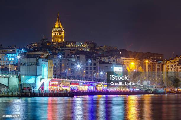 Photo libre de droit de Vue De Nuit Du Pont De Galata Tower À Istanbul Turquie banque d'images et plus d'images libres de droit de Architecture
