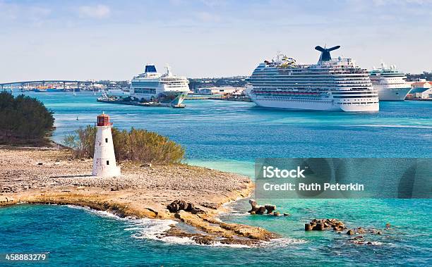 Navios De Cruzeiro No Bahamas - Fotografias de stock e mais imagens de Port Canaveral - Port Canaveral, Ao Ar Livre, Bahamas